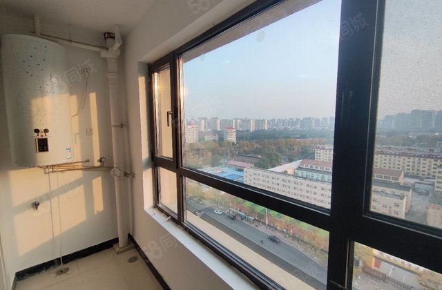 128万！市中心！中央帝景 南北通透三室  南排 免大税 急