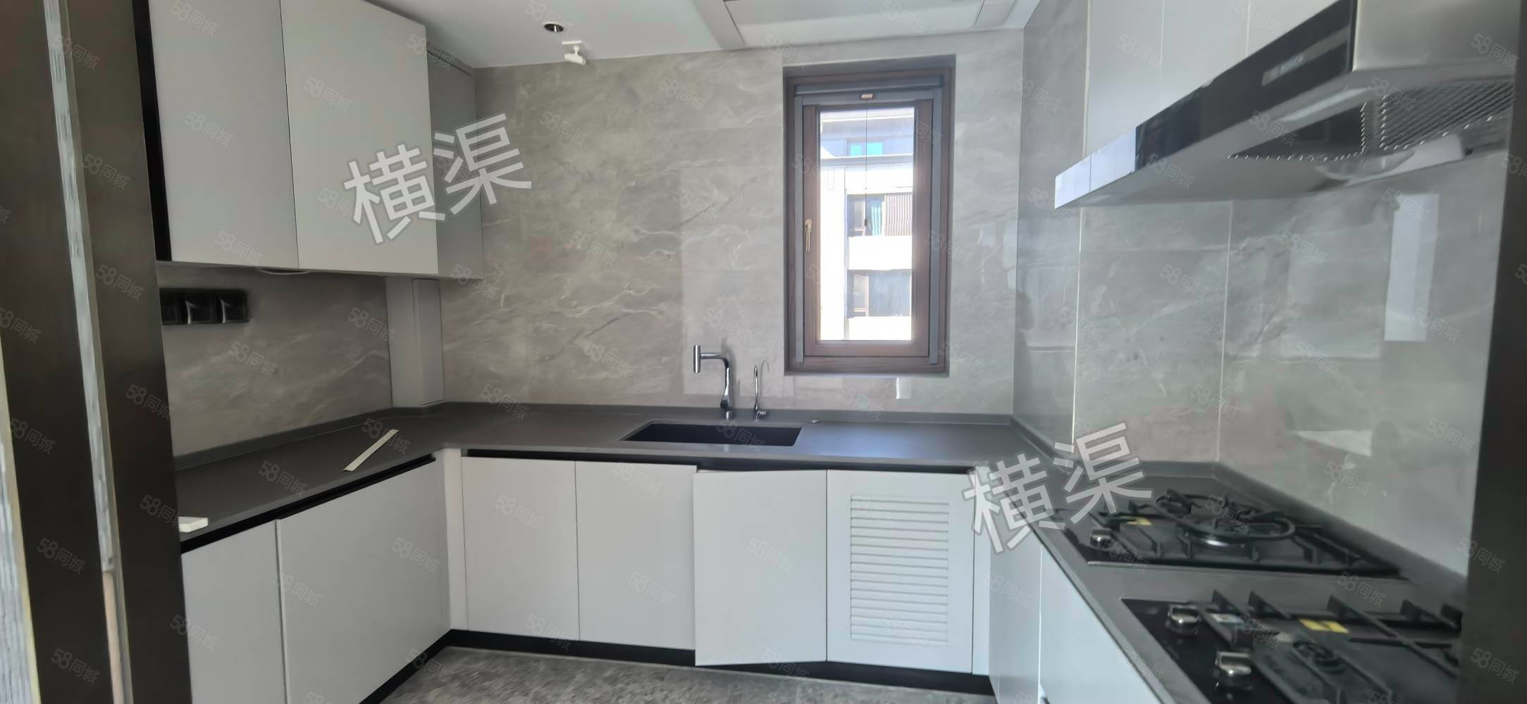 龍湖云河玉陛5室2廳3衛(wèi)266㎡南北1380萬