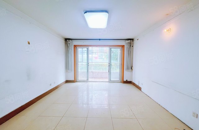 湖边好房 步梯二楼 免大税 带储 四叶草户型 随时看房