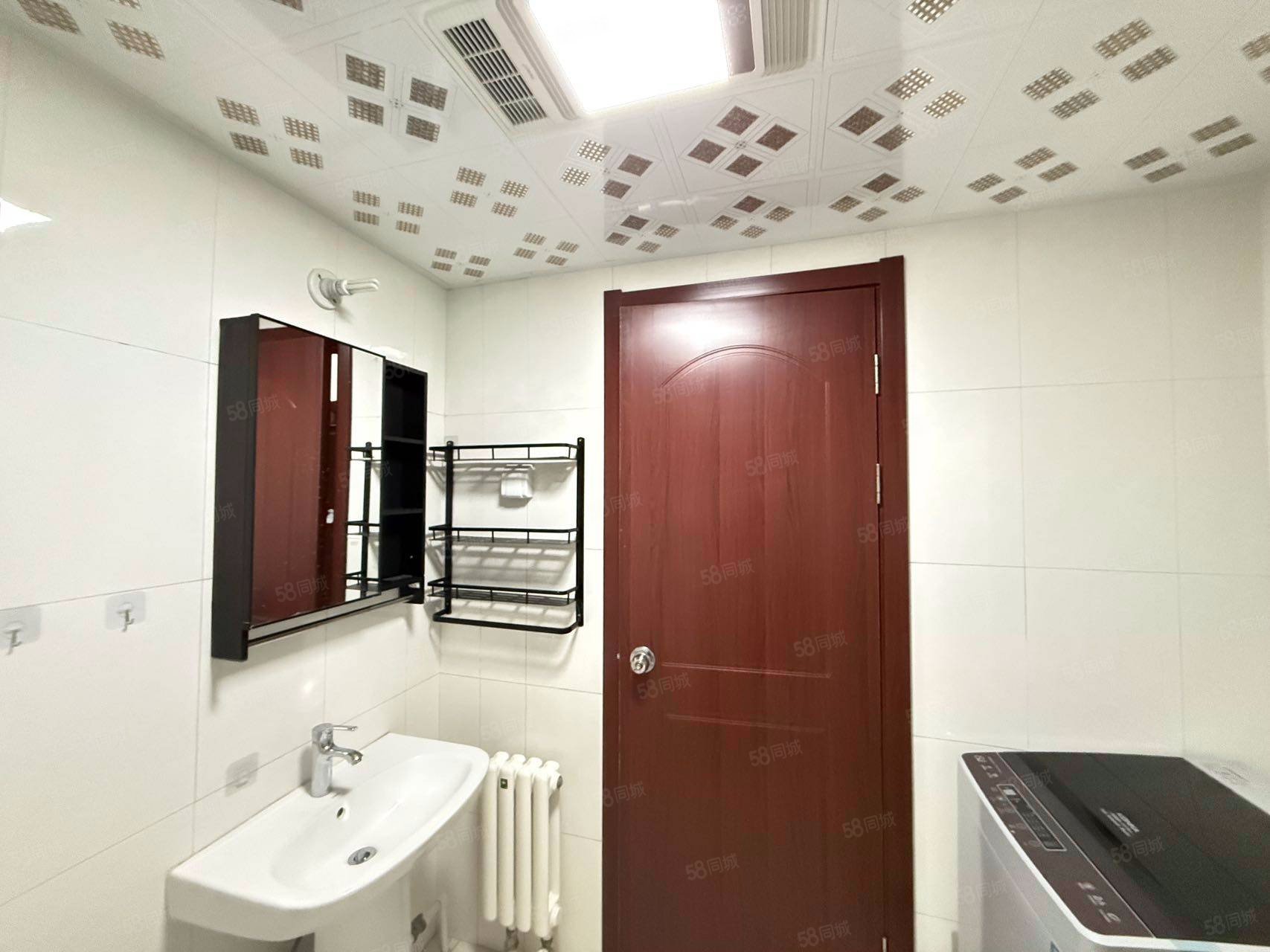 萬泉盛景園1室1廳1衛(wèi)58㎡南北256萬