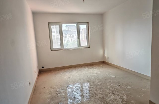 南北通透 简单装修 90平 2室2厅 看房方便 有钥匙