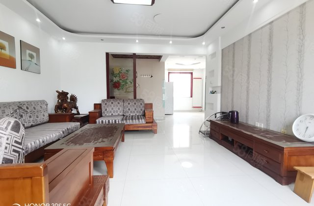 湖边 城市主人洋房出 复式 了 五室 带车库  观澜一品