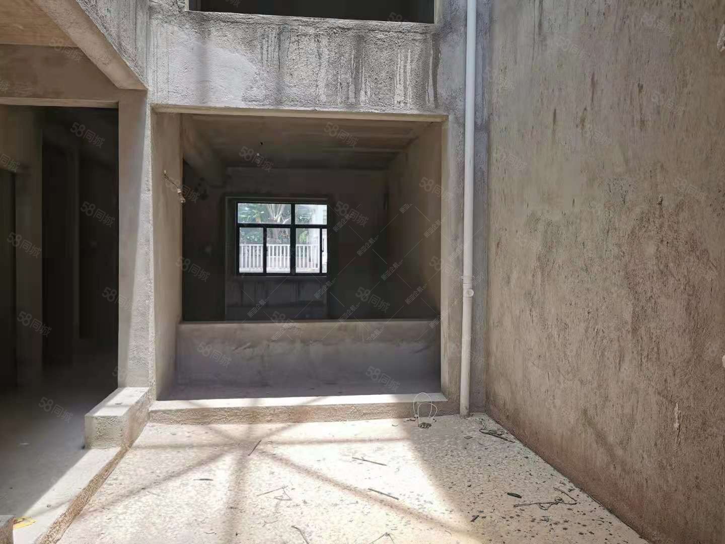 杏林苑(蒙自)5室3厅3卫322.66㎡南北220万