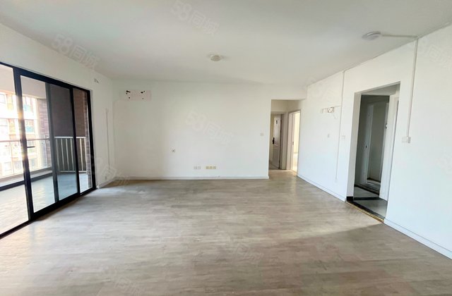 中德英伦联邦(A区)3室2厅105.36㎡225万二手房图片