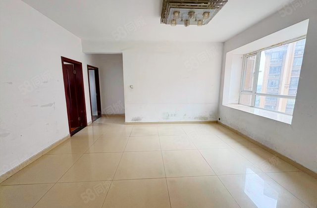 时代锦翠4室2厅111.23㎡96万二手房图片