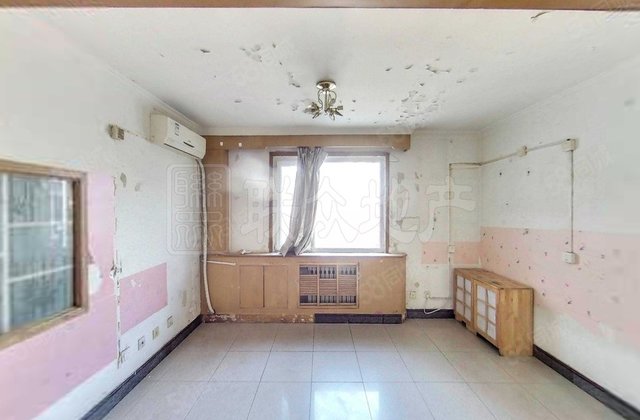 興辰大廈3室2廳1衛(wèi)98.04㎡西北265萬