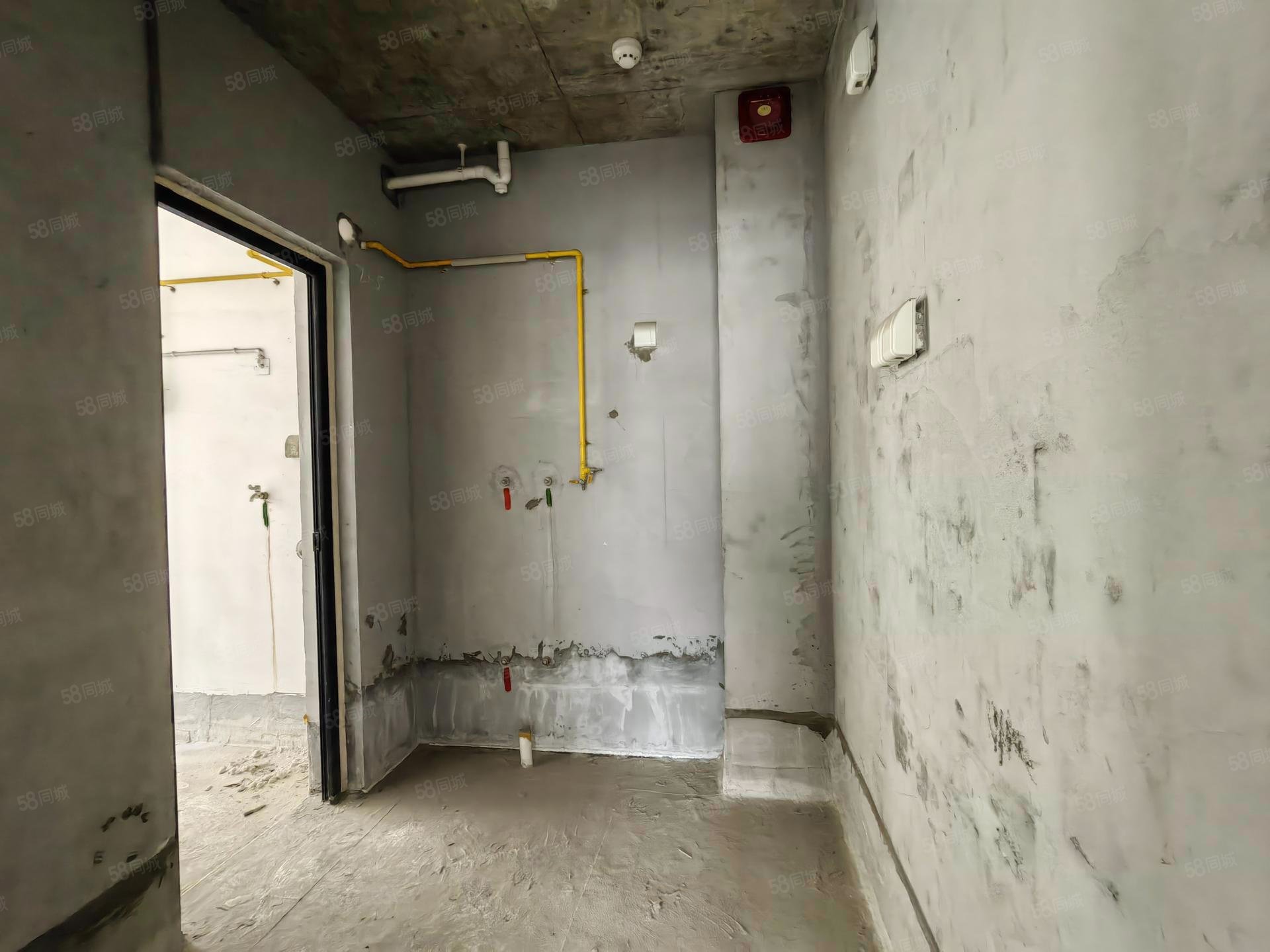 香瑞楠府3室2厅2卫92.72㎡东156.8万