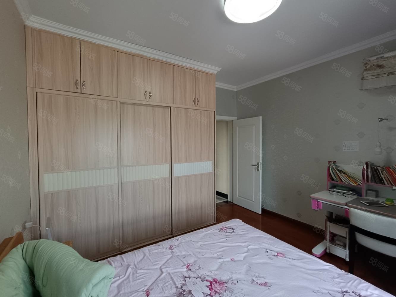 腾龙国际3室2厅2卫127.73㎡南北63.8万