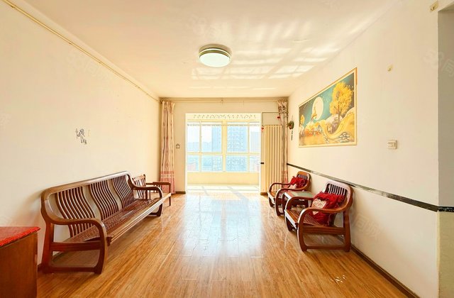 大学南郡3室2厅99.95㎡68万二手房图片