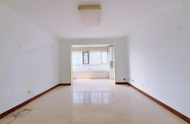 香江附近月亮湾 精装三室电梯房 免大税 带车位储藏室