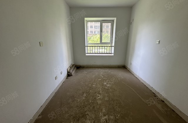 8000一平买湖边金柱绿城  嘎嘎新房电梯三室双卫看房有钥匙