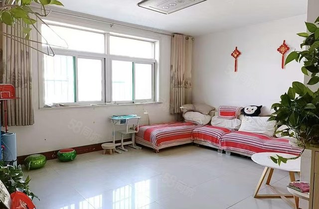 业主急售桐凤家园 低容积 购物方便 中间楼层 小区新 朝南