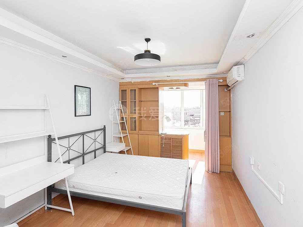 沙灘后街55號院3室1廳1衛(wèi)56.43㎡東南590萬