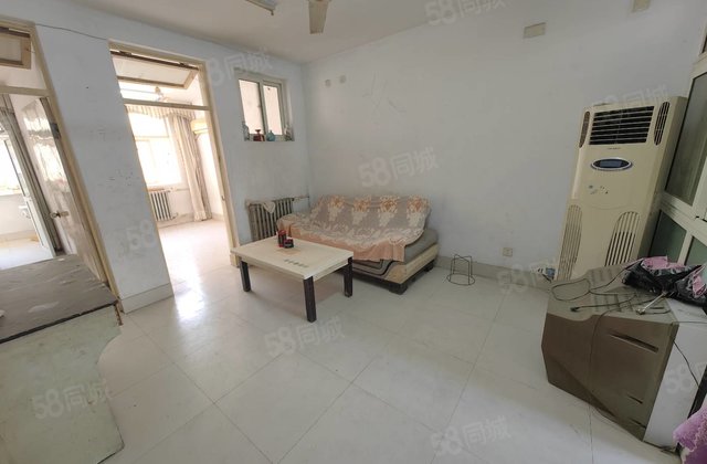 财干路 多层3楼 标准3室2厅 随便停车 没有物业费 随时看