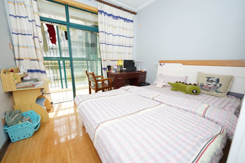 锦湖公寓3室2厅2卫134.5㎡南212万