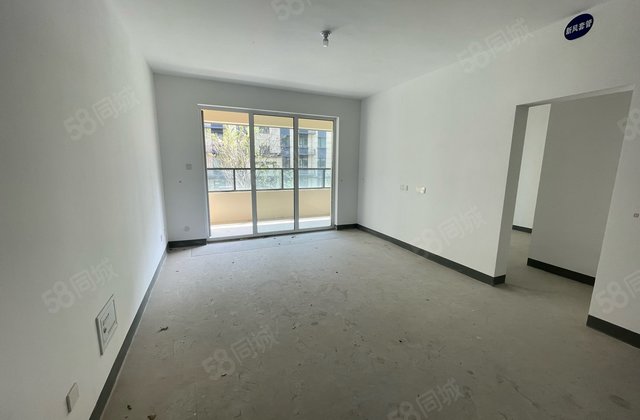 6层洋房 水城印象 大阳台 四叶草户型 四室 带车位地下室