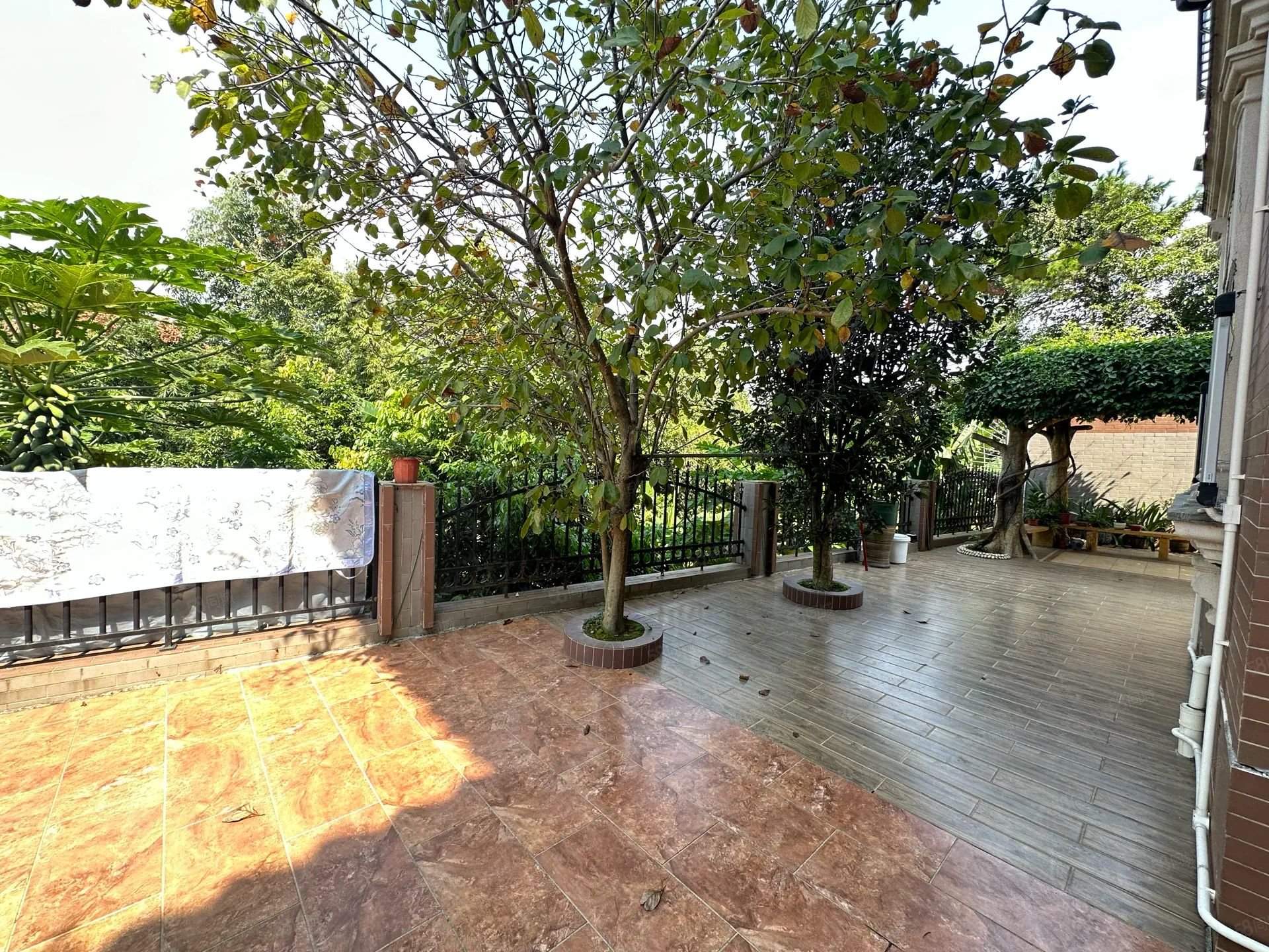 南粤苑别墅小区5室2厅4卫360㎡南330万