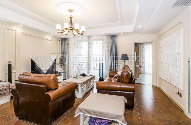 金隅翡丽蓝爵堡4室2厅242.36㎡1499万二手房图片