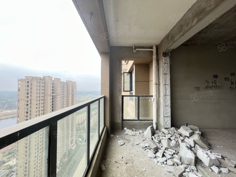 随州印象3室2厅2卫130㎡南北55万