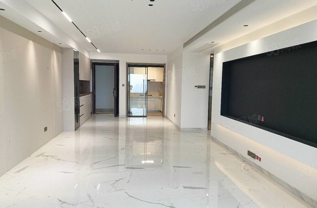 碧桂园国岳府 精装三室两卫 带车位152平156万