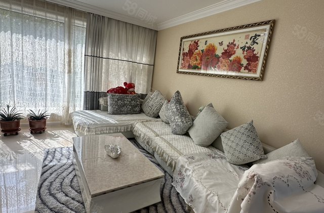 辽河半岛3室2厅1卫132㎡南北65万