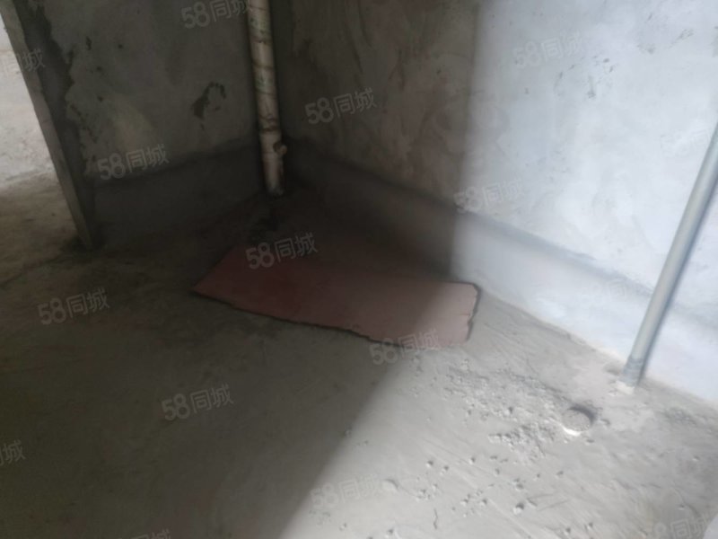 和昌国际城三期3室2厅2卫125㎡南北69.8万