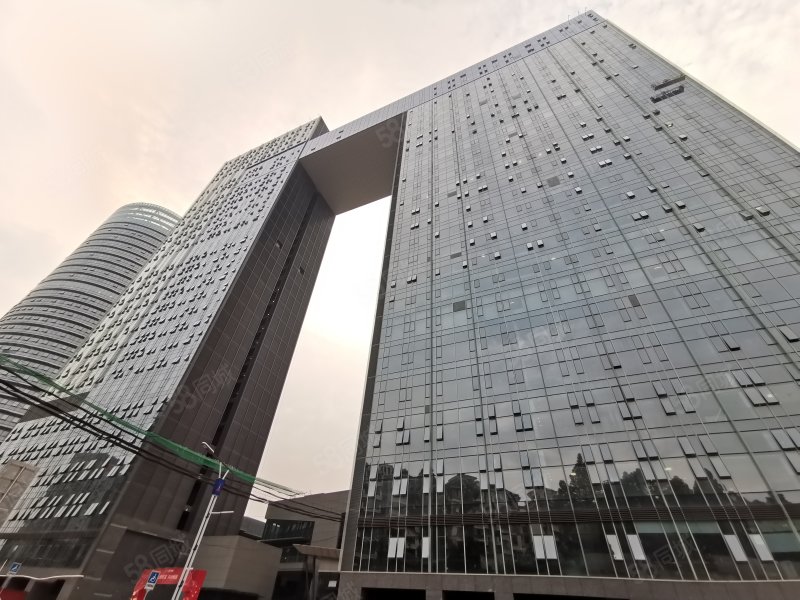 广晟万博城3室2厅2卫66㎡北250万