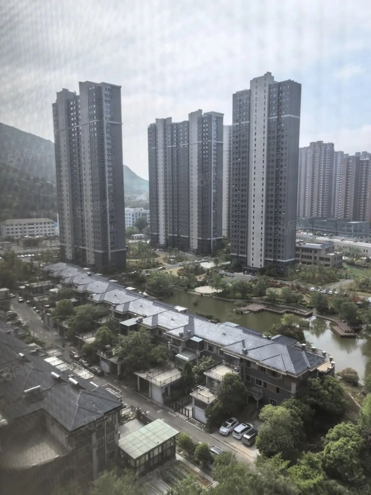 帝豪水榭花都 4开间朝南 阳台三面采光 视野棒 房主诚意出售