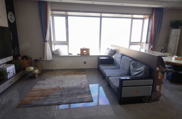 房龄新 电梯房 高楼层视野无遮挡 近医院 南北通透 双卫格局