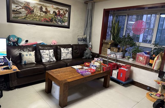 翡翠城一楼带院 带车位储藏室 有证免大税 随时看房