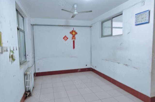 水城印象对面！停车方便，正规两室全明户型，多层低公摊送储！