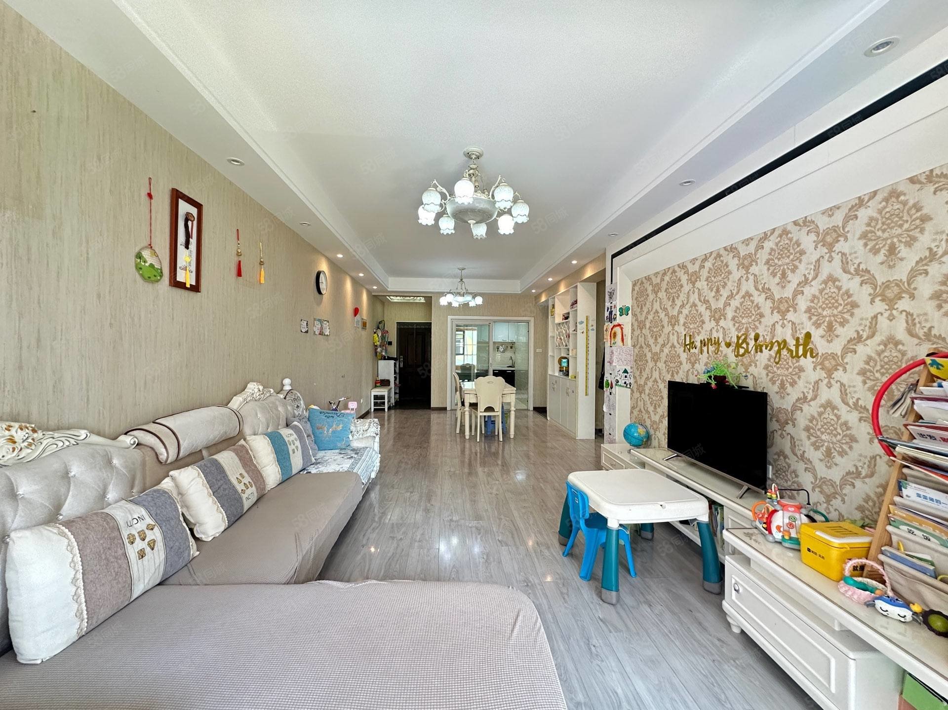 国瑞蓝山郡3室2厅1卫121㎡南北73.8万