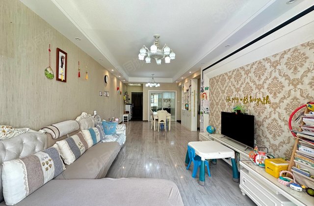 国瑞蓝山郡3室2厅1卫121㎡南北73.8万