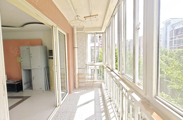 错层设计，市医院，中通时代豪园二期，汇金街，实验，凤凰台