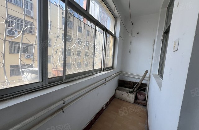 金柱绿城  朝阳花园 4楼 东边户 大三居 过户包