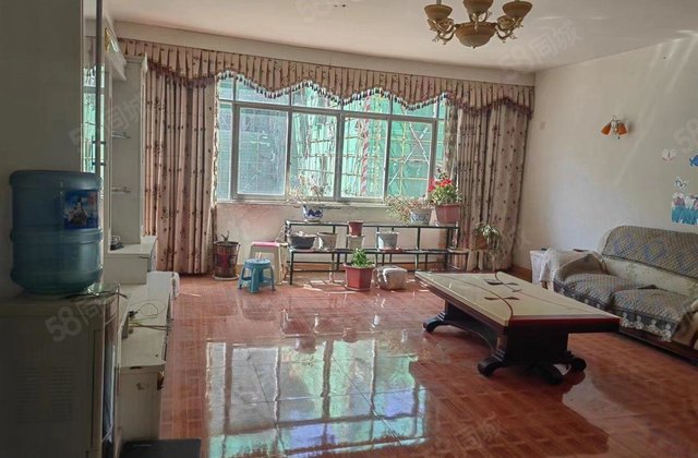 卓吉嘉苑5室1厅168㎡100.8万二手房图片