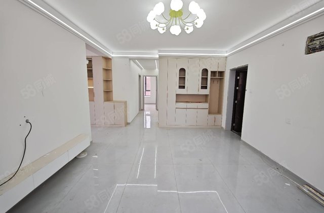 亿丰对过 水晶城 免大税带储藏室 精装步梯四楼 随时可看房