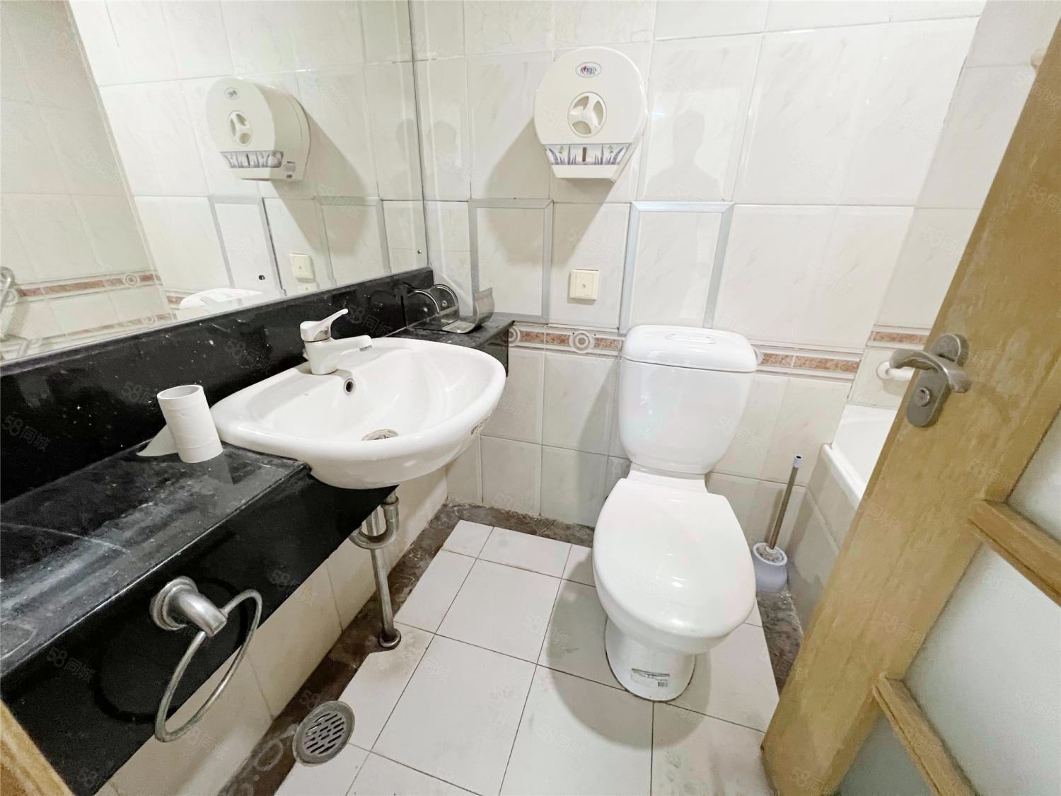 匯欣公寓2室2廳2衛(wèi)173.5㎡東南790萬