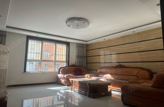 宝山家园B区4室2厅167㎡92万二手房图片