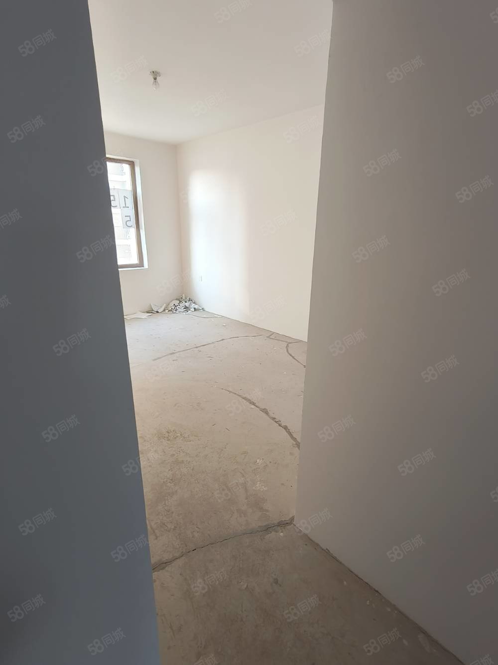 锦江丽都4室2厅1卫168㎡南北126万