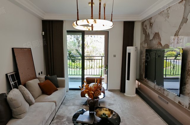 临港公馆4室2厅170㎡138万二手房图片