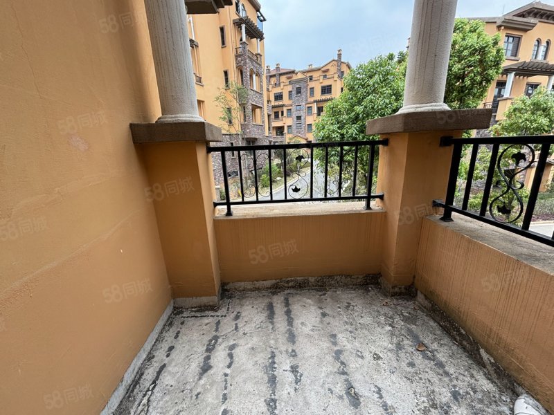 香醍水岸联排前后花园带地下室