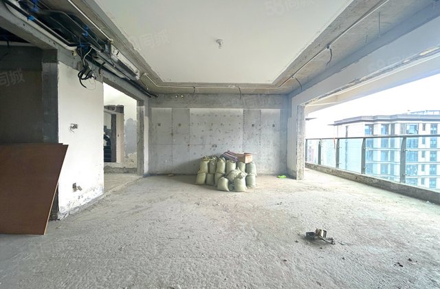 西派宸樾府5室2厅375.5㎡940万二手房图片