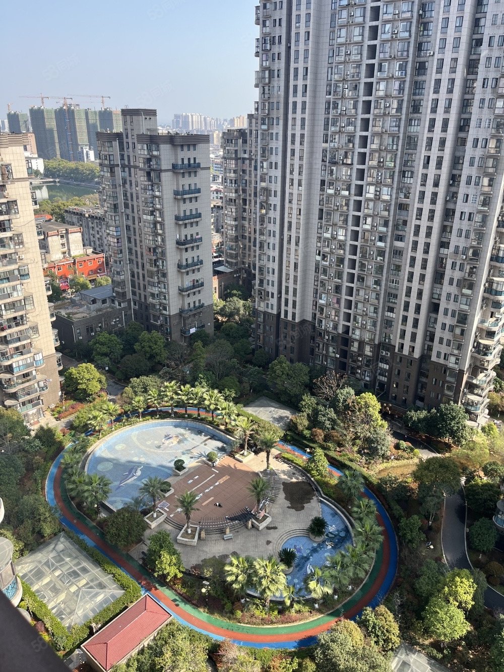 名仕公馆4室2厅2卫140㎡南130万