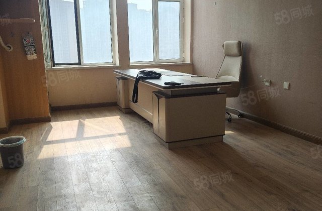 急售  当代国际  1室1厅1卫   可注册  地暖