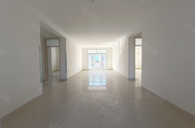 万达附近 总层高六层电梯洋房 中间好楼层 有车储 单价7千