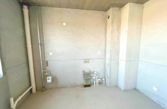 伟峰东域C区3室2厅157㎡169万二手房图片