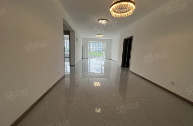 民生凤凰城！新出精装4室2厅2卫！外国语！新一中！