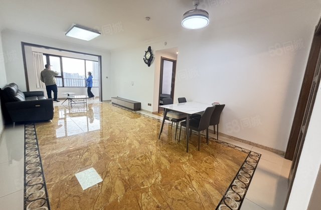 国岳府，免大税单价8000左右精装修好楼层全明户辛苦南北通透