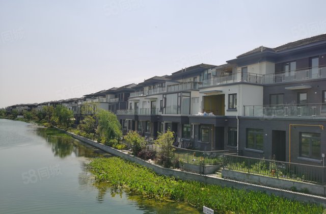 水月周庄三期联排别墅 双花园挑高客厅送车库 双露台看房方便